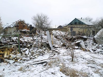 Наслідки обстрілів Донеччини 24 лютого. Фото: Facebook / Павло Кириленко