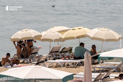 Відпочинок біля моря та в міському саду: фотозамальовка серпневого ранку в Одесі Відпочинок біля моря та в міському саду: фотозамальовка серпневого ранку в Одесі