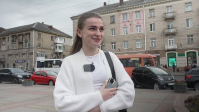 Дерева переросли вазони. Що буде із зеленою локацією на Театральній площі у Рівному Дерева переросли вазони. Що буде із зеленою локацією на Театральній площі у Рівному