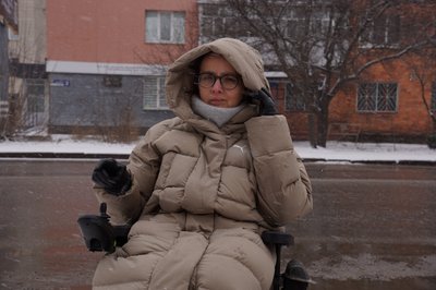 “За всю війну я ні разу не була в бомбосховищі, вони недоступні”: як в Сумах розв'язують питання безбар’єрності “За всю війну я ні разу не була в бомбосховищі, вони недоступні”: як в Сумах розв'язують питання безбар’єрності