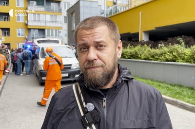 «Вибухова хвиля штовхнула мене в спину»: мешканці пошкодженої атакою РФ багатоповерхівки в Одесі розповіли про удар «Вибухова хвиля штовхнула мене в спину»: мешканці пошкодженої атакою РФ багатоповерхівки в Одесі розповіли про удар
