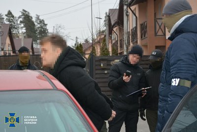 Підозри у держраді та виправданні агресії РФ: СБУ затримала представників медійного блоку УПЦ Підозри у держраді та виправданні агресії РФ: СБУ затримала представників медійного блоку УПЦ