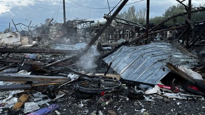 Російська атака ракетами на Миколаїв: очевидці розповіли про пошкодження Російська атака ракетами на Миколаїв: очевидці розповіли про пошкодження