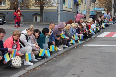 На щиті: на Черкащині в останню путь провели загиблого на війні військового На щиті: на Черкащині в останню путь провели загиблого на війні військового