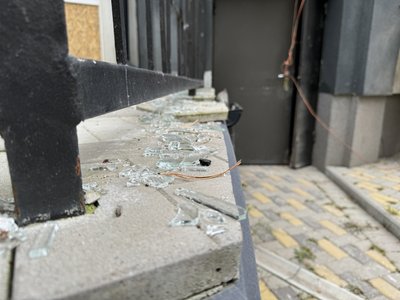 Без світла, води та опалення: в яких умовах живуть мешканці будинку на Баранівці у Сумах після атаки РФ