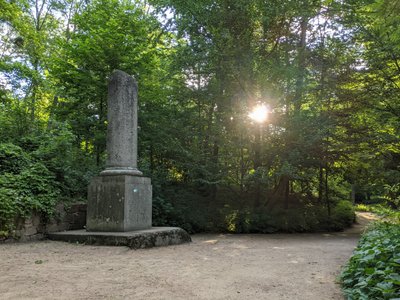 Магічні гроти, камені бажань та водоспади любові: що можна подивитися у дендропарку на Черкащині у липні — фоторепортаж Магічні гроти, камені бажань та водоспади любові: що можна подивитися у дендропарку на Черкащині у липні — фоторепортаж