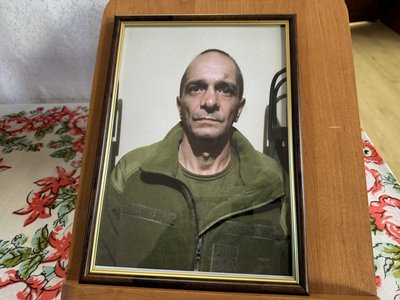 У Херсоні в останню путь провели бійців Євгена Черчеля та Володимира Тімохіна У Херсоні в останню путь провели бійців Євгена Черчеля та Володимира Тімохіна