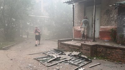 "Вчора був якраз місяць після першого прильоту". Жителі Слов’янська розказали про удар бомбами по місту 23 липня "Вчора був якраз місяць після першого прильоту". Жителі Слов’янська розказали про удар бомбами по місту 23 липня