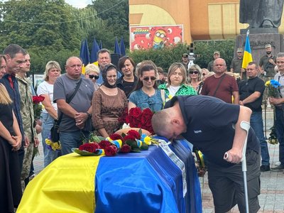 З військовим Дмитром Димарем попрощались у Рівному З військовим Дмитром Димарем попрощались у Рівному
