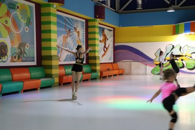Сум'янка Емілія Каравай представлятиме Україну на чемпіонаті Європи з фігурного катання Сум'янка Емілія Каравай представлятиме Україну на чемпіонаті Європи з фігурного катання