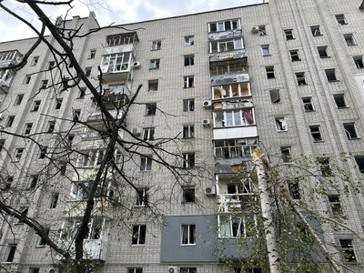 У Кременчуці російський БпЛА влучив у багатоповерхівку: є загиблі та травмовані У Кременчуці російський БпЛА влучив у багатоповерхівку: є загиблі та травмовані