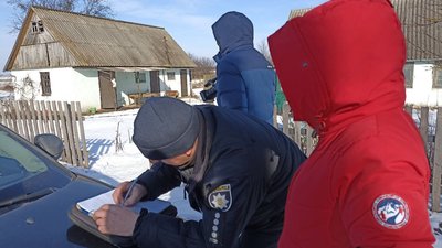 У громаді на Житомирщині чоловік вбив та повісив собаку на очах у дітей