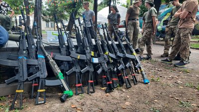 У палаці Потоцьких в Івано-Франківську молодь навчали військової справи У палаці Потоцьких в Івано-Франківську молодь навчали військової справи