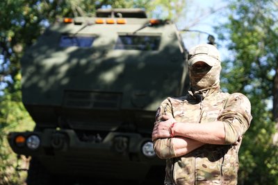 «Снаряд ще летить, а ми вже їдемо назад»: ексклюзивна робота РСЗВ HIMARS на Дніпропетровщині «Снаряд ще летить, а ми вже їдемо назад»: ексклюзивна робота РСЗВ HIMARS на Дніпропетровщині