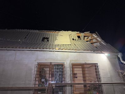 Армія РФ атакувала дронами Одесу та район: є поранені, пошкоджена школа та приватні будинки Армія РФ атакувала дронами Одесу та район: є поранені, пошкоджена школа та приватні будинки
