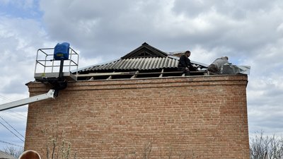 "Босими ногами по цьому склу": подробиці обстрілу Чутового на Полтавщині 16 квітня "Босими ногами по цьому склу": подробиці обстрілу Чутового на Полтавщині 16 квітня