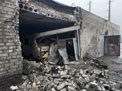 У Дніпрі внаслідок влучання дрона РФ пошкоджено депо та тролейбуси: що відомо про наслідки