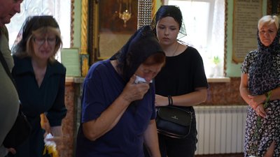 "Він залишається для мене маленьким хлопчиком". У Сумах попрощалися з 29-річним солдатом Сергієм Щербаком "Він залишається для мене маленьким хлопчиком". У Сумах попрощалися з 29-річним солдатом Сергієм Щербаком