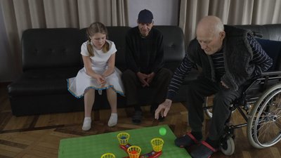 У Вінниці діти стали "онуками" на день для літніх мешканців пансіонату У Вінниці діти стали "онуками" на день для літніх мешканців пансіонату