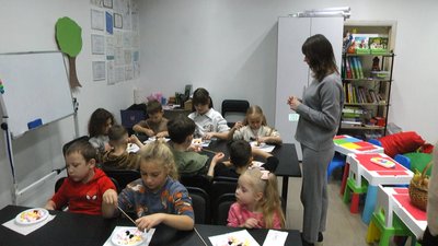 У Хмельницькому проводяться заняття для дітей які постраждали від війни, листопад 2025 року У Хмельницькому проводяться заняття для дітей які постраждали від війни, листопад 2025 року