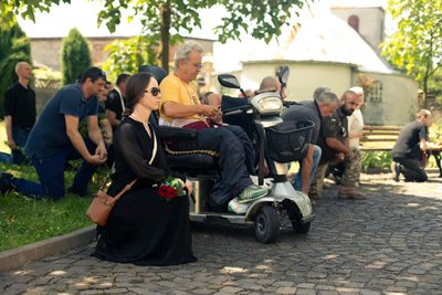 У Мукачеві попрощалися з полеглим військовим Юрієм Глушком У Мукачеві попрощалися з полеглим військовим Юрієм Глушком