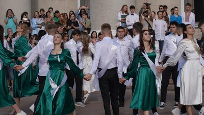У Кропивницькому відбувся фестиваль випускних вальсів У Кропивницькому відбувся фестиваль випускних вальсів