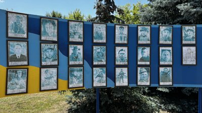 На Миколаївщині об'єднали місця вшанування полеглих захисників у двох різних війнах На Миколаївщині об'єднали місця вшанування полеглих захисників у двох різних війнах