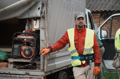 Місце влучання російського дрона у Київському районі Харкова 14 квітня Місце влучання російського дрона у Київському районі Харкова 14 квітня