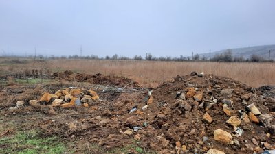 Поблизу одного з лиманів на Одещині виявили сміттєзвалище Поблизу одного з лиманів на Одещині виявили сміттєзвалище