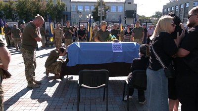 У Рівному попрощалися з військовим Геннадієм Осіяном
