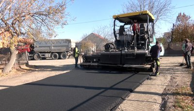 Підготовка до зими: де і як латають дороги у Луцьку Підготовка до зими: де і як латають дороги у Луцьку