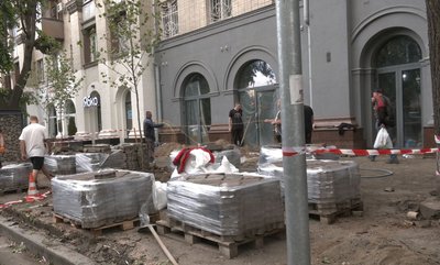 "Робили тінь людям": у Черкасах біля кафе в центрі міста зрізали липи "Робили тінь людям": у Черкасах біля кафе в центрі міста зрізали липи