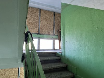 Як херсонці планують пережити зиму у розбитих російськими обстрілами оселях Як херсонці планують пережити зиму у розбитих російськими обстрілами оселях