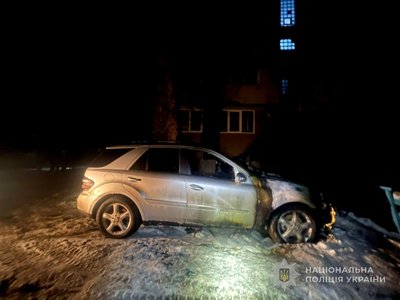 На Одещині чоловіка підозрюють у підпалі двох авто марки Mercedes-Benz На Одещині чоловіка підозрюють у підпалі двох авто марки Mercedes-Benz