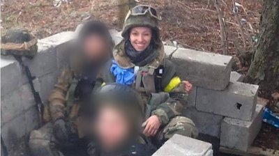 "Я мрію про те, щоб люди об’єдналися". Історія волонтерки та колишньої парамедикині батальону "Азов" Олени Мосійчук "Я мрію про те, щоб люди об’єдналися". Історія волонтерки та колишньої парамедикині батальону "Азов" Олени Мосійчук