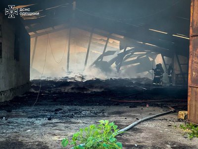 Російські дрони атакували Одещину: є загибла, пошкоджені житлові будинки та склад Російські дрони атакували Одещину: є загибла, пошкоджені житлові будинки та склад
