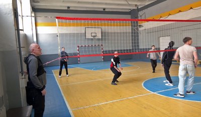 Демобілізований військовий з Волині вчителює і пише ікони на ящиках з-під набоїв Демобілізований військовий з Волині вчителює і пише ікони на ящиках з-під набоїв