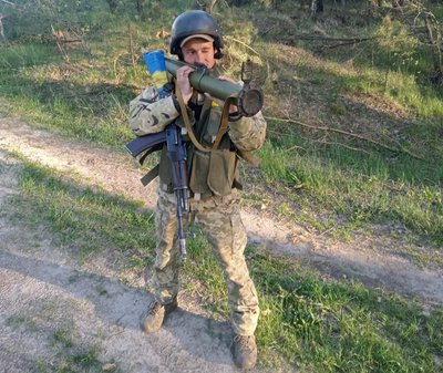 Військовий Олексій Тарасков під час служби Військовий Олексій Тарасков під час служби