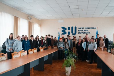 На Тернопільщині презентували книгу-каталог про Кременець, презентація, 23 квітня 2026 року На Тернопільщині презентували книгу-каталог про Кременець, презентація, 23 квітня 2026 року
