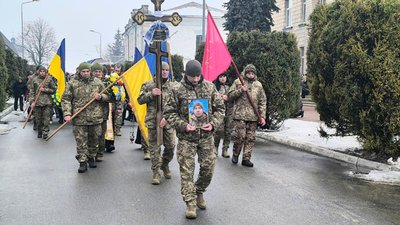Похорон військового на Чернігівщині: попрощалися з бійцем Дмитром Кичкиним