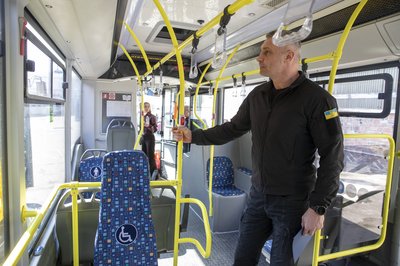 У Києві на маршрути вийшли 20 нових автобусів з Туреччини: де саме курсуватимуть У Києві на маршрути вийшли 20 нових автобусів з Туреччини: де саме курсуватимуть