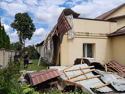 У Красилові ліквідовують наслідки негоди У Красилові ліквідовують наслідки негоди