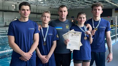 Кропивницькі дефлімпійці вибороли чотири медалі на чемпіонаті України з плавання Кропивницькі дефлімпійці вибороли чотири медалі на чемпіонаті України з плавання