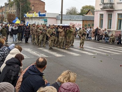 Громада на Черкащині провела в останню путь полеглого солдата Громада на Черкащині провела в останню путь полеглого солдата