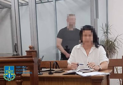 Підпалили військову автівку та релейну шафу: трьом одеситам повідомили про підозру Підпалили військову автівку та релейну шафу: трьом одеситам повідомили про підозру