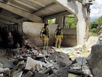 “Один кінь помер у мене на руках”: російська “герань” влучила в стайню у Сумах “Один кінь помер у мене на руках”: російська “герань” влучила в стайню у Сумах
