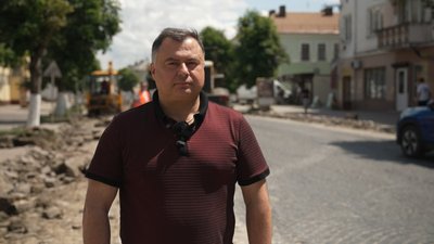Тарас Пастух, начальник Тернопільської ОВА, ремонт дороги, Теребовля, 8 червня 2026 року Тарас Пастух, начальник Тернопільської ОВА, ремонт дороги, Теребовля, 8 червня 2026 року