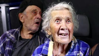 "Без їжі, води й допомоги вона провела 10 днів". Як з Дружківки евакуювали літню самотню жінку та подружжя пенсіонерів "Без їжі, води й допомоги вона провела 10 днів". Як з Дружківки евакуювали літню самотню жінку та подружжя пенсіонерів