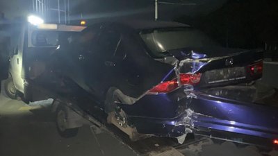 У Чернігові 19-річний водій на Honda Accord в'їхав в електроопору У Чернігові 19-річний водій на Honda Accord в'їхав в електроопору