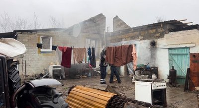 Немає вцілілих будівель: як живуть люди в зруйнованому селищі на Миколаївщині Немає вцілілих будівель: як живуть люди в зруйнованому селищі на Миколаївщині